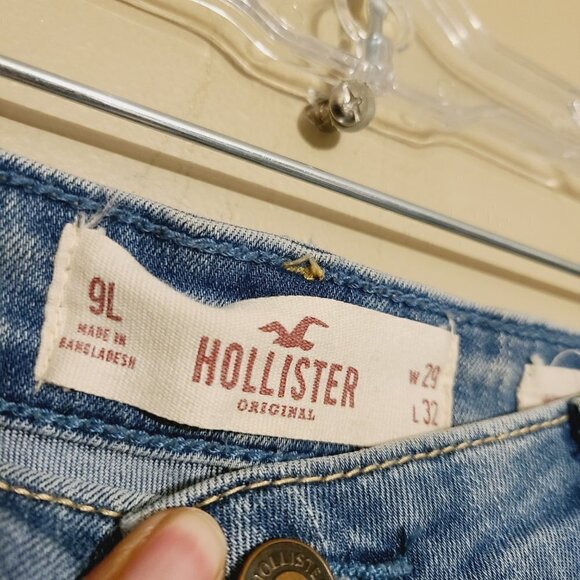 Hollister | Junior's High Rise Super Skinny Distressed Jeans (Size 9L) - Picture 2 of 14